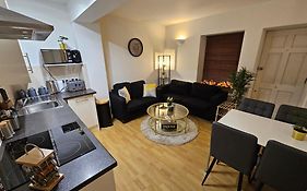 2Bdr Islington Close To Station